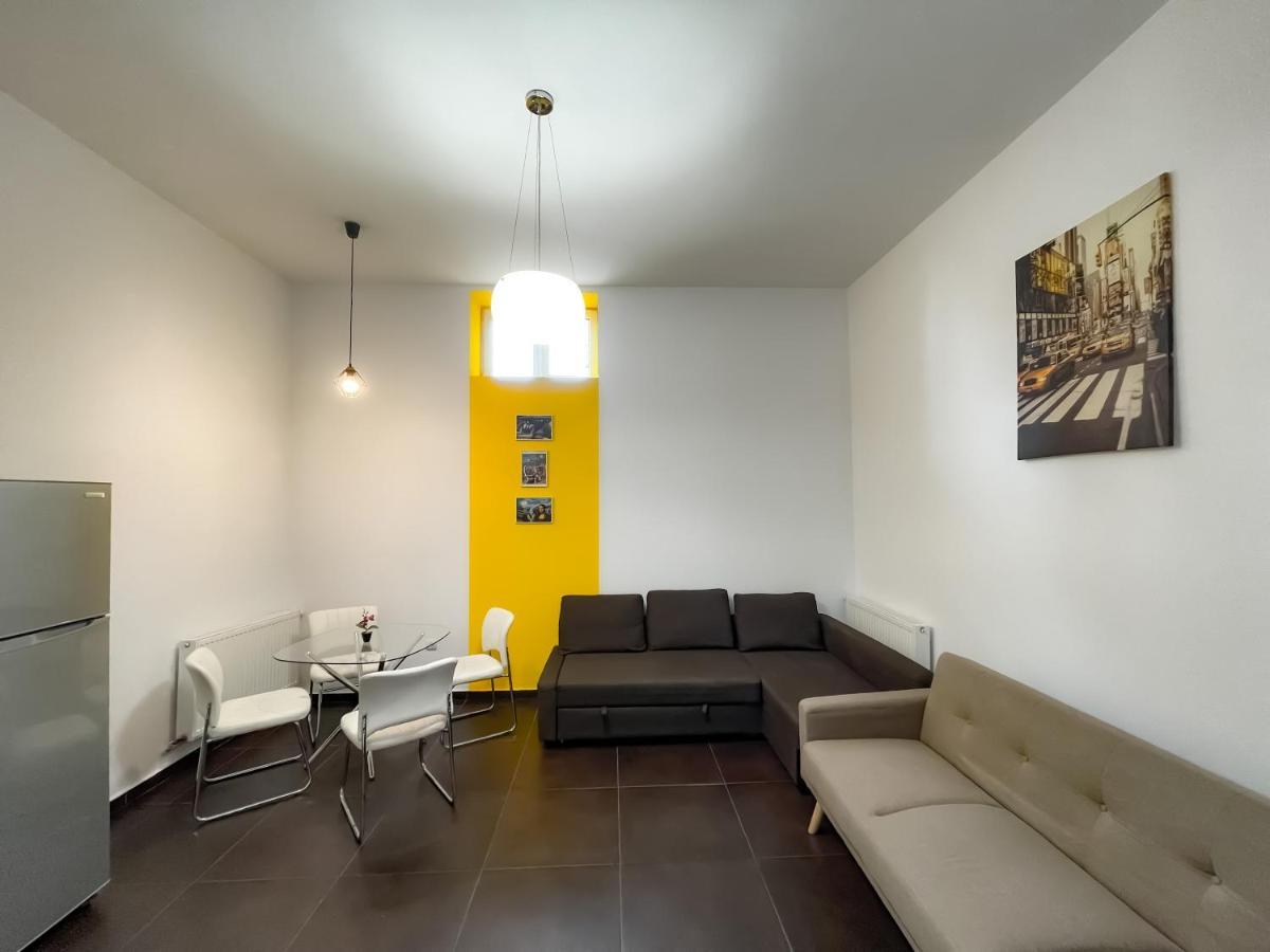 부쿠레슈티 Cool Flat With Hot Tub In The Old Town 아파트 외부 사진