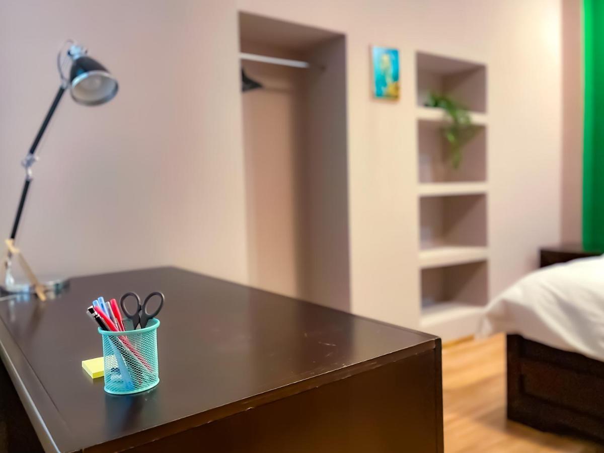 부쿠레슈티 Cool Flat With Hot Tub In The Old Town 아파트 외부 사진