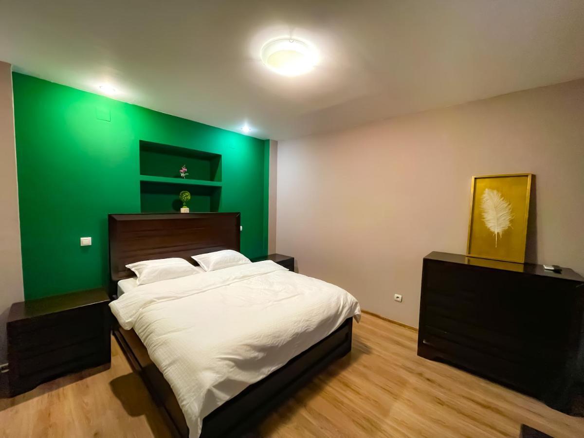 부쿠레슈티 Cool Flat With Hot Tub In The Old Town 아파트 외부 사진