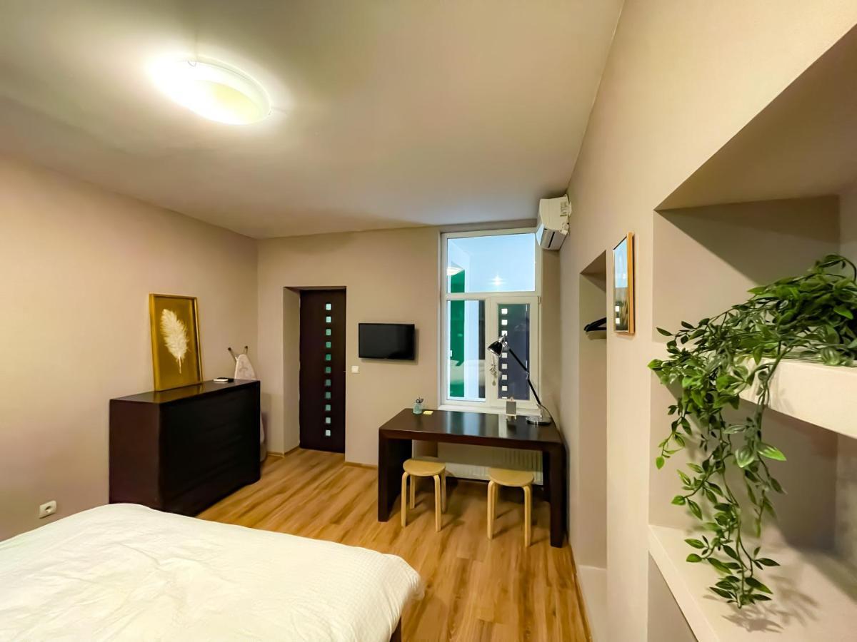 부쿠레슈티 Cool Flat With Hot Tub In The Old Town 아파트 외부 사진